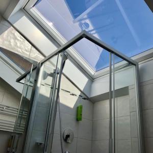 Einzelzimmer (# 11) im 2. Stock ohne Balkon zur Seeseite